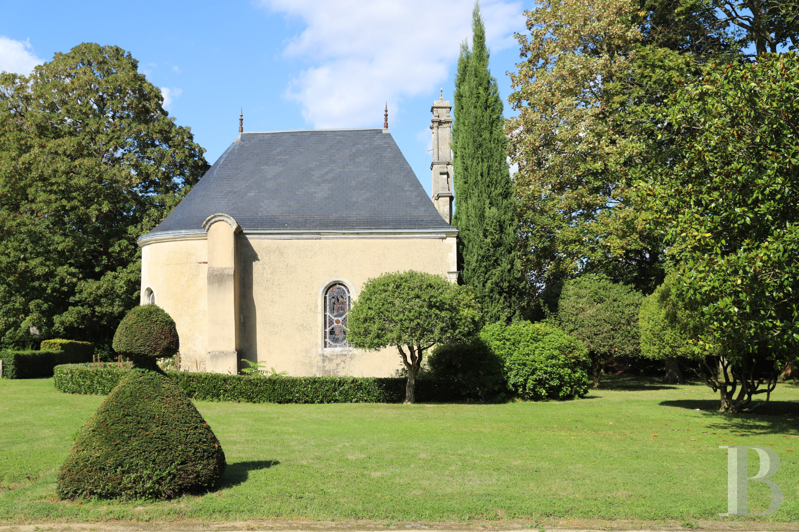 Dans la Sarthe, à l’est du Mans, un château du 19e siècle d’inspiration Renaissance dans son parc de onze hectares - photo  n°36
